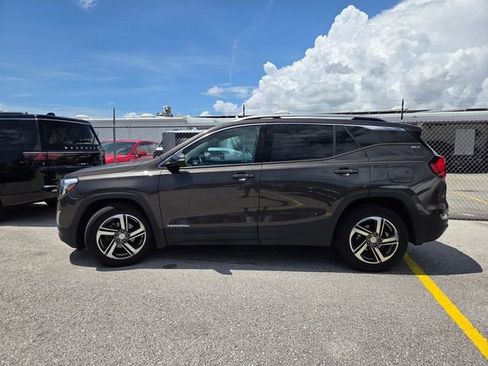 Used 2019 GMC Terrain SLT w/ Preferred Package FWD image 4