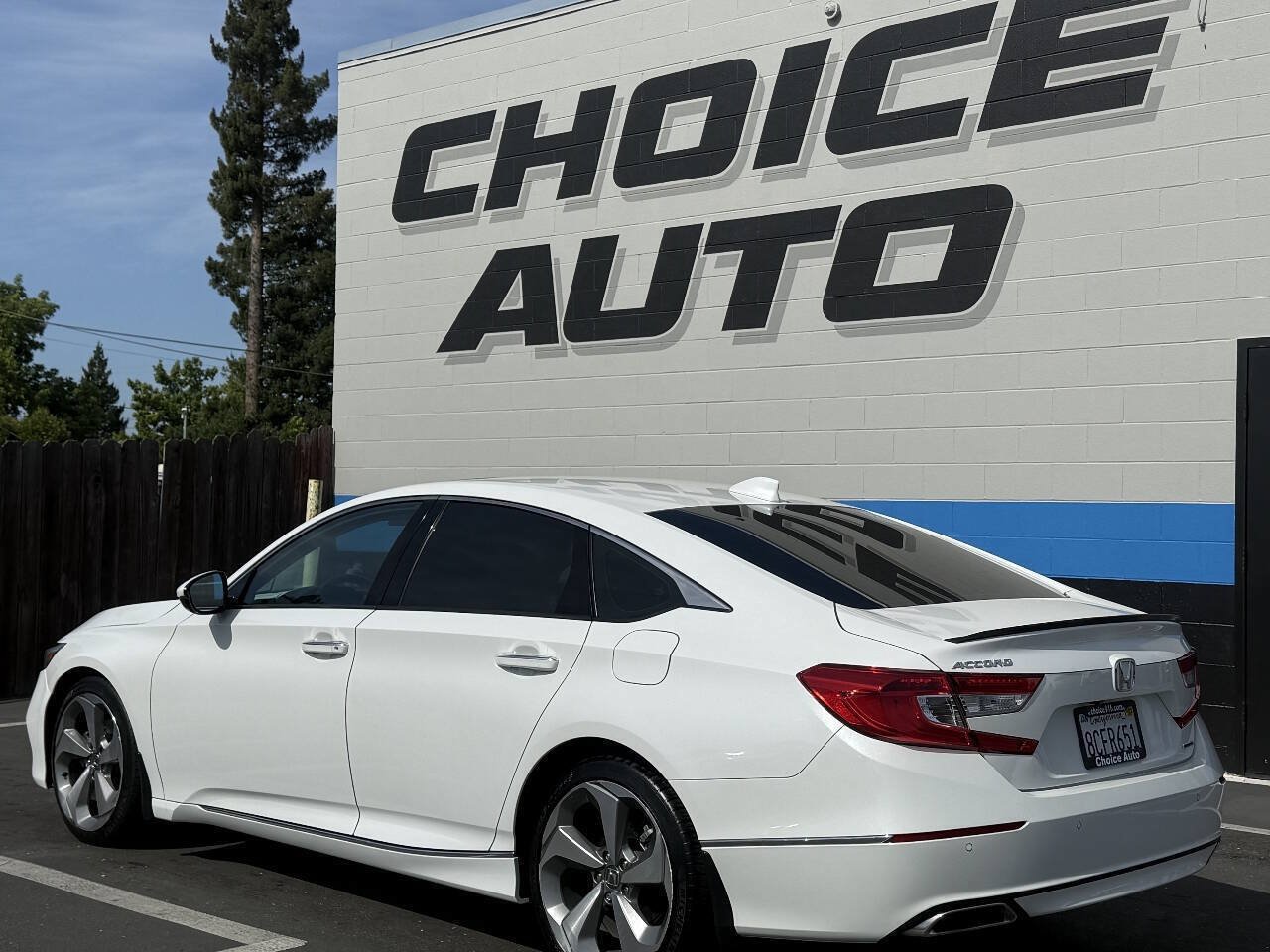 Used 2018 Honda Accord Touring image 25