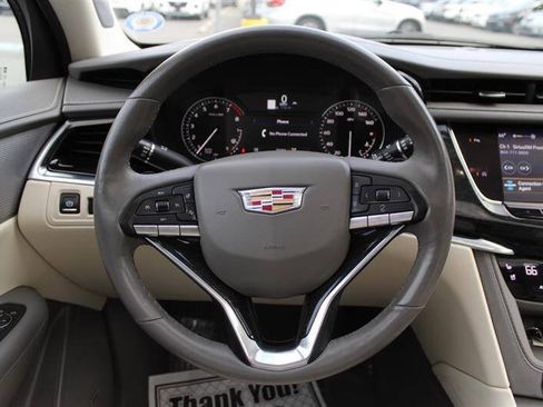 Used 2023 Cadillac XT6 Premium Luxury AWD/4WD image 15