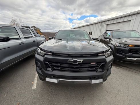 New 2025 Chevrolet Colorado Trail Boss w/ Midnight Edition image 6