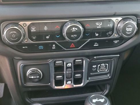 Certified 2025 Jeep Wrangler Unlimited Sahara image 17