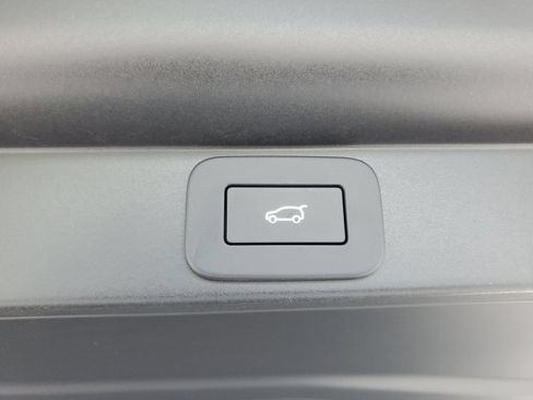 New 2027 Land Rover Range Rover Long Wheelbase SE AWD/4WD image 33