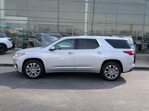 Used 2020 Chevrolet Traverse Premier image 3