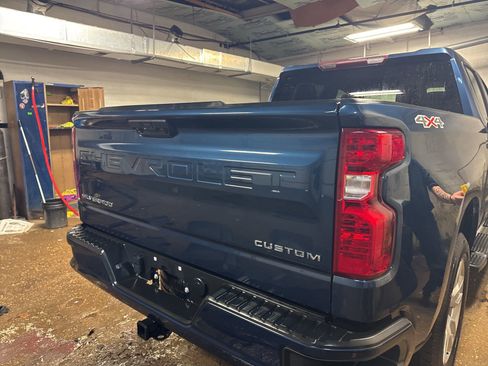 Used 2022 Chevrolet Silverado 1500 Custom image 4