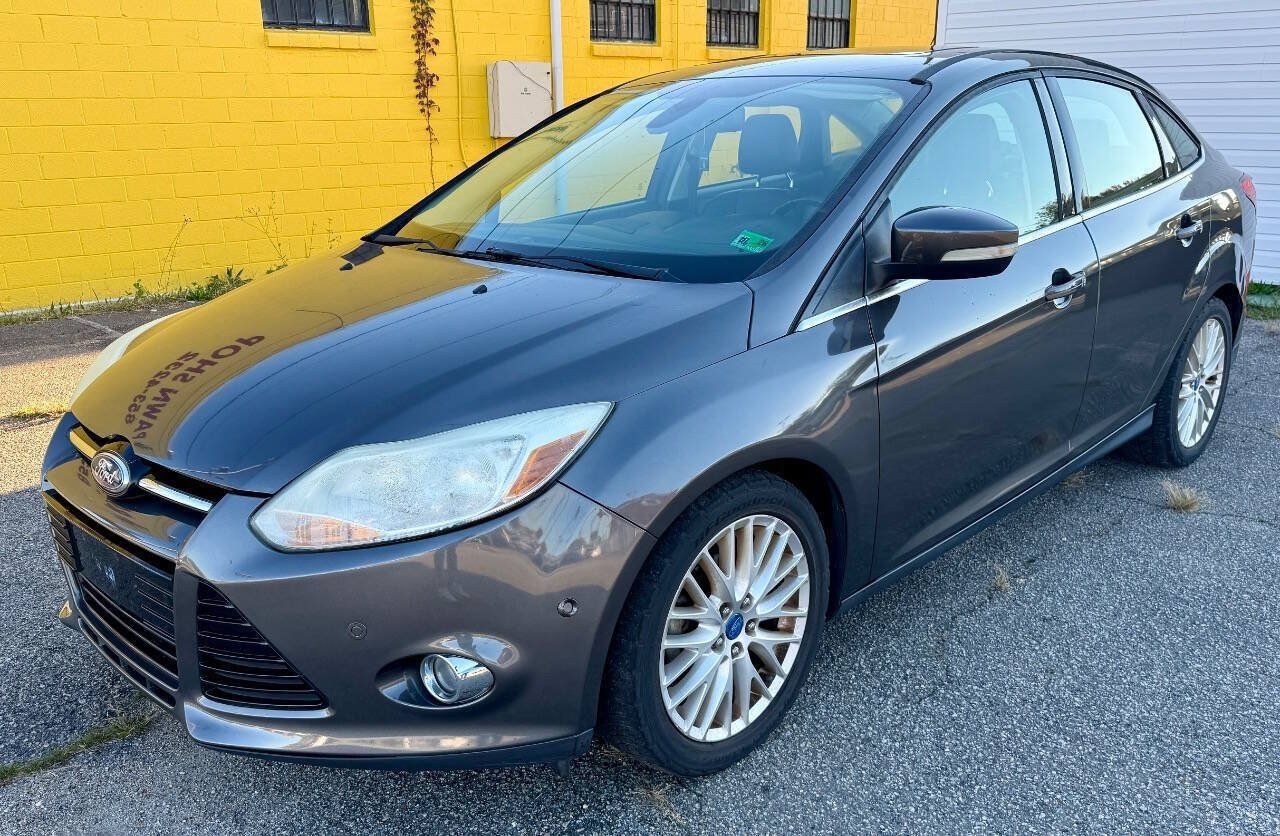 Used 2012 Ford Focus SEL FWD image 2