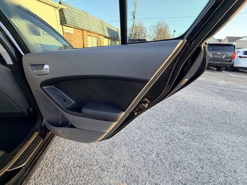Used 2018 Kia Forte LX image 37