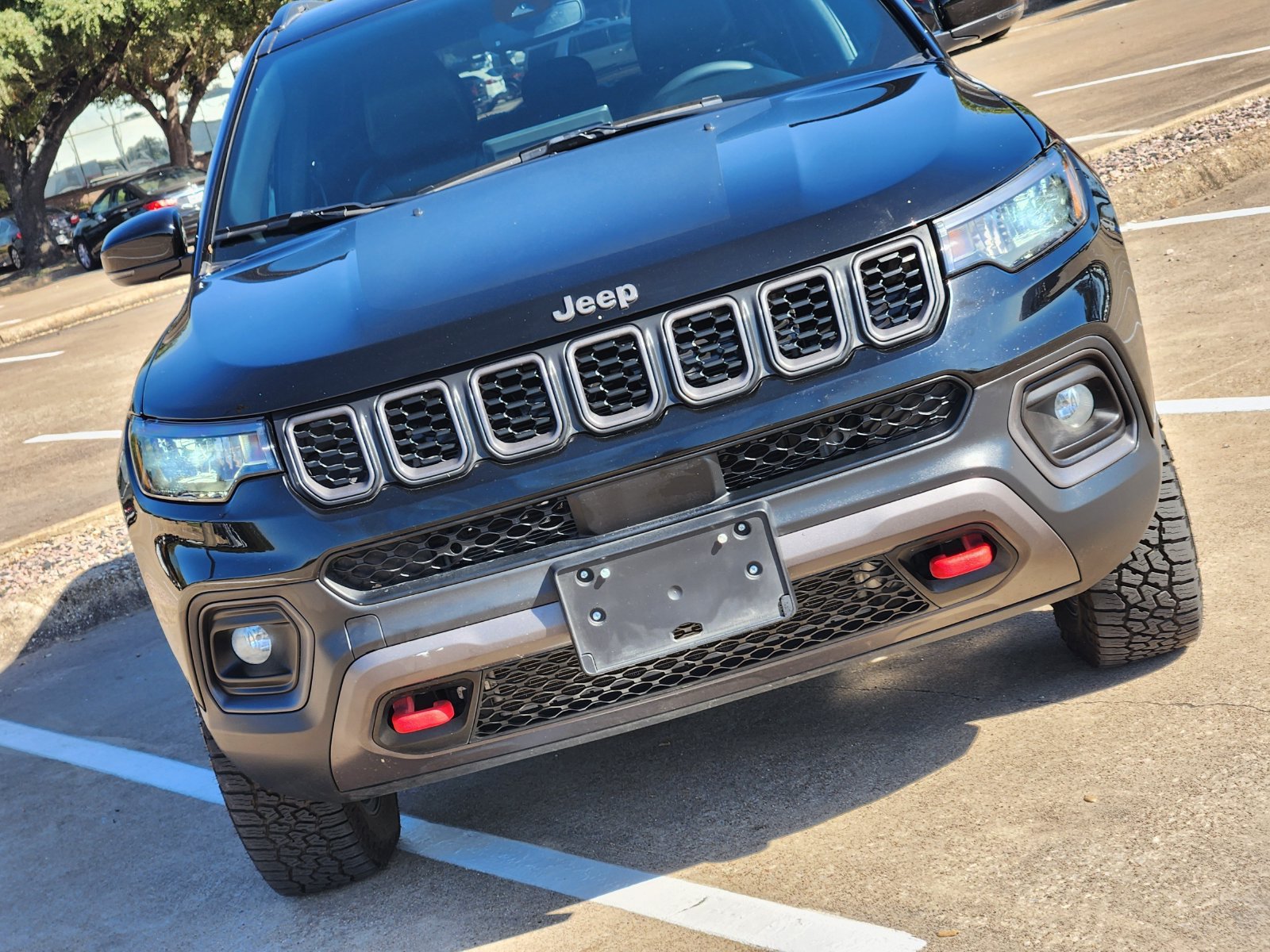 Used 2025 Jeep Compass Trailhawk AWD/4WD image 8