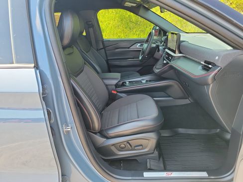 Used 2025 Ford Explorer ST-Line RWD image 39