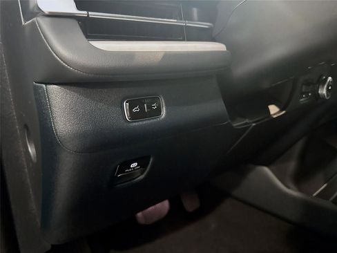 Used 2025 Lincoln Navigator L Reserve image 7