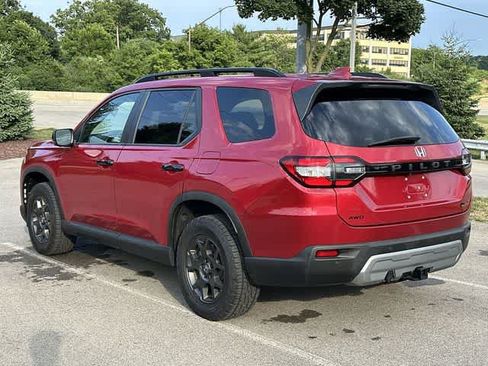 Used 2024 Honda Pilot TrailSport image 23