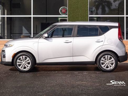 Used 2020 Kia Soul LX image 6