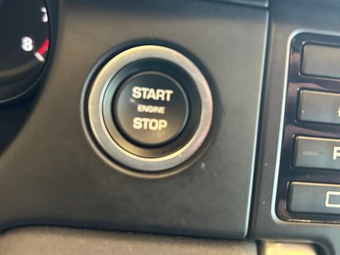 Used 2017 Land Rover Discovery Sport HSE image 28