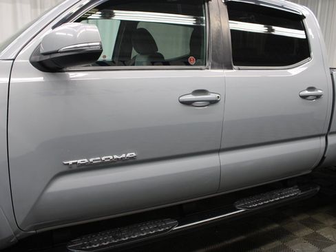 Used 2021 Toyota Tacoma TRD Sport image 34