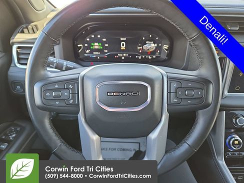 Used 2024 GMC Yukon XL Denali AWD/4WD image 17