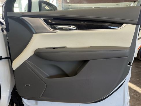Used 2023 Cadillac XT6 Premium Luxury AWD/4WD image 42