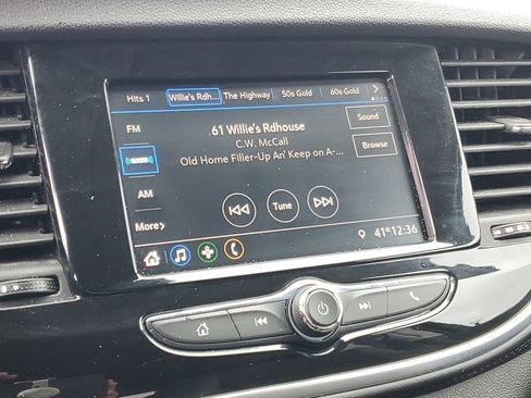 Used 2022 Buick Encore Preferred w/ Safety Package image 17