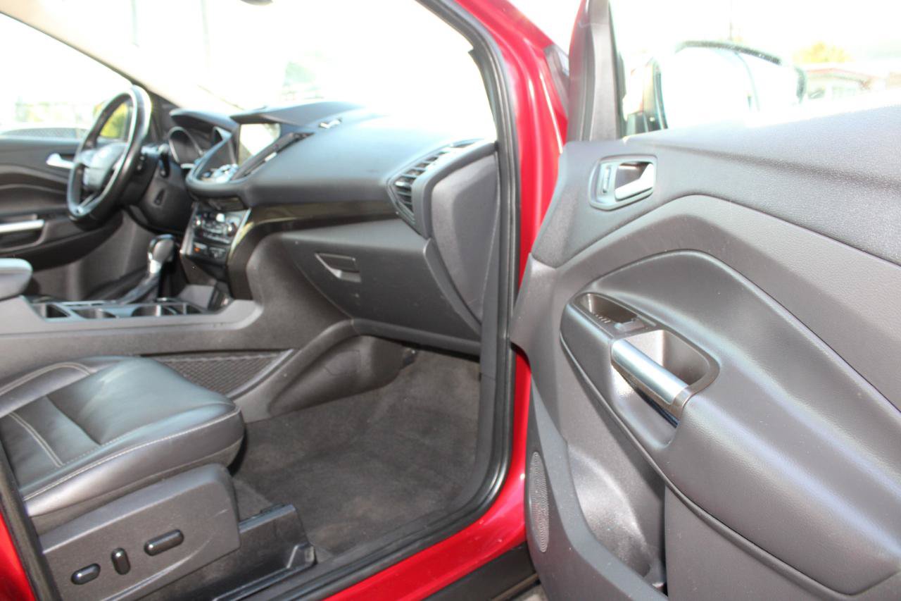Used 2017 Ford Escape Titanium AWD/4WD image 14