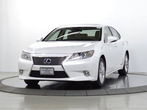 Used 2013 Lexus ES 300h w/ Premium Pkg FWD image 3