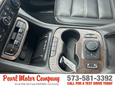 Certified 2022 GMC Acadia Denali w/ Denali Ultimate Package AWD/4WD image 19