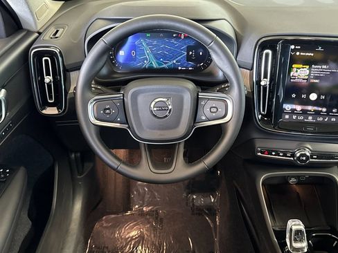 Certified 2025 Volvo XC40 B5 Plus image 13