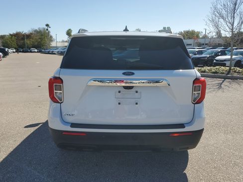 Used 2021 Ford Explorer XLT image 5