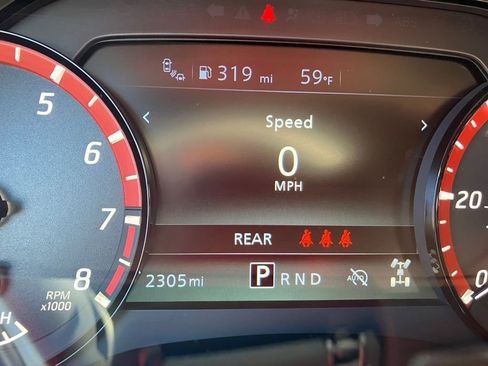 Used 2025 Nissan Frontier PRO-4X image 9