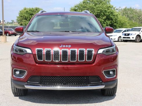 Used 2019 Jeep Cherokee Limited image 2