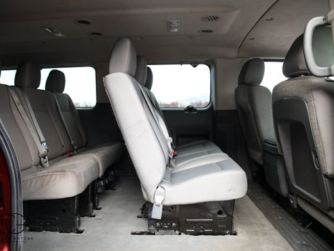 Used 2020 Nissan NV 3500 SV RWD image 26