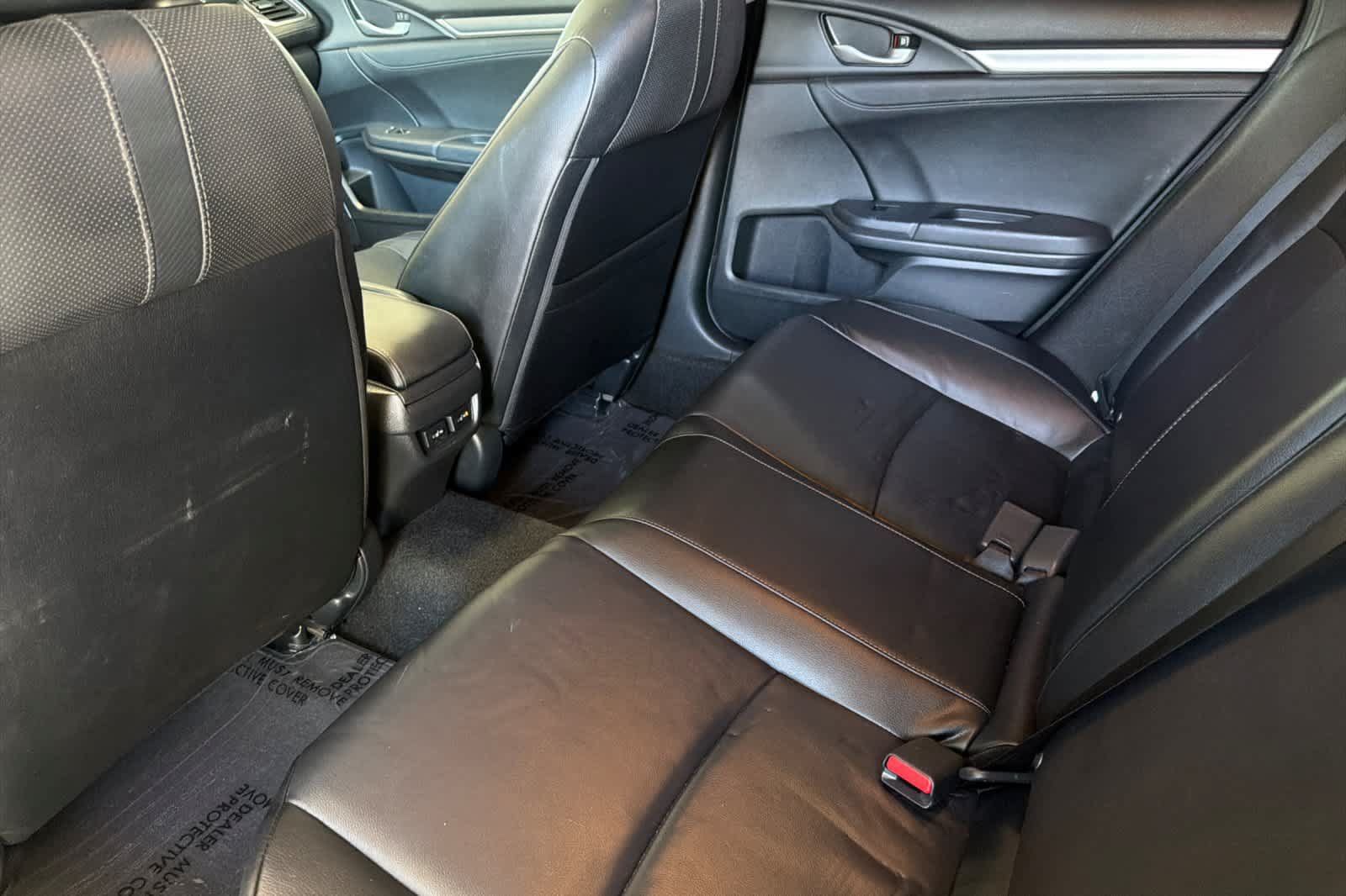 Used 2017 Honda Civic Touring image 4