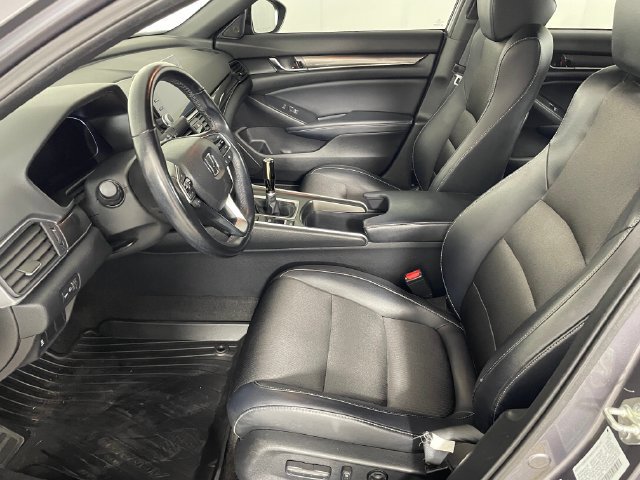 Used 2018 Honda Accord Sport image 2