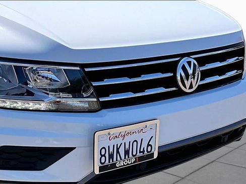 Used 2021 Volkswagen Tiguan SEL FWD image 29