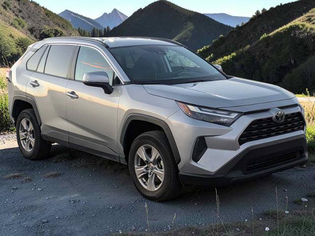 Used 2025 Toyota RAV4 XLE AWD/4WD image 7