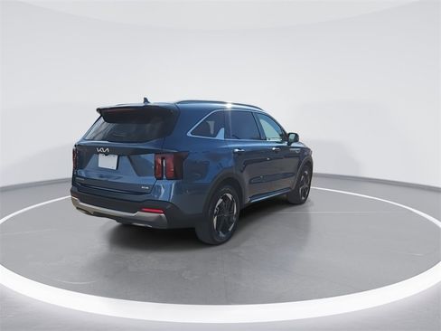 Used 2025 Kia Sorento EX image 8
