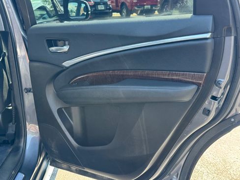 Used 2018 Acura MDX SH-AWD image 17