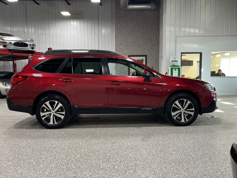 Used 2018 Subaru Outback 3.6R Limited image 6