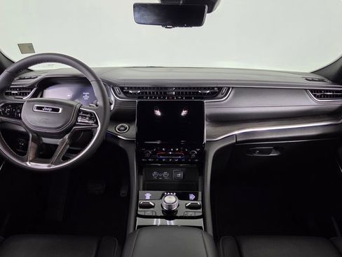 Used 2023 Jeep Grand Cherokee Overland w/ Luxury Tech Group IV image 40