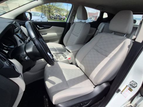Used 2022 Nissan Rogue Sport SV AWD/4WD image 10