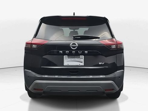 Used 2021 Nissan Rogue SV image 8