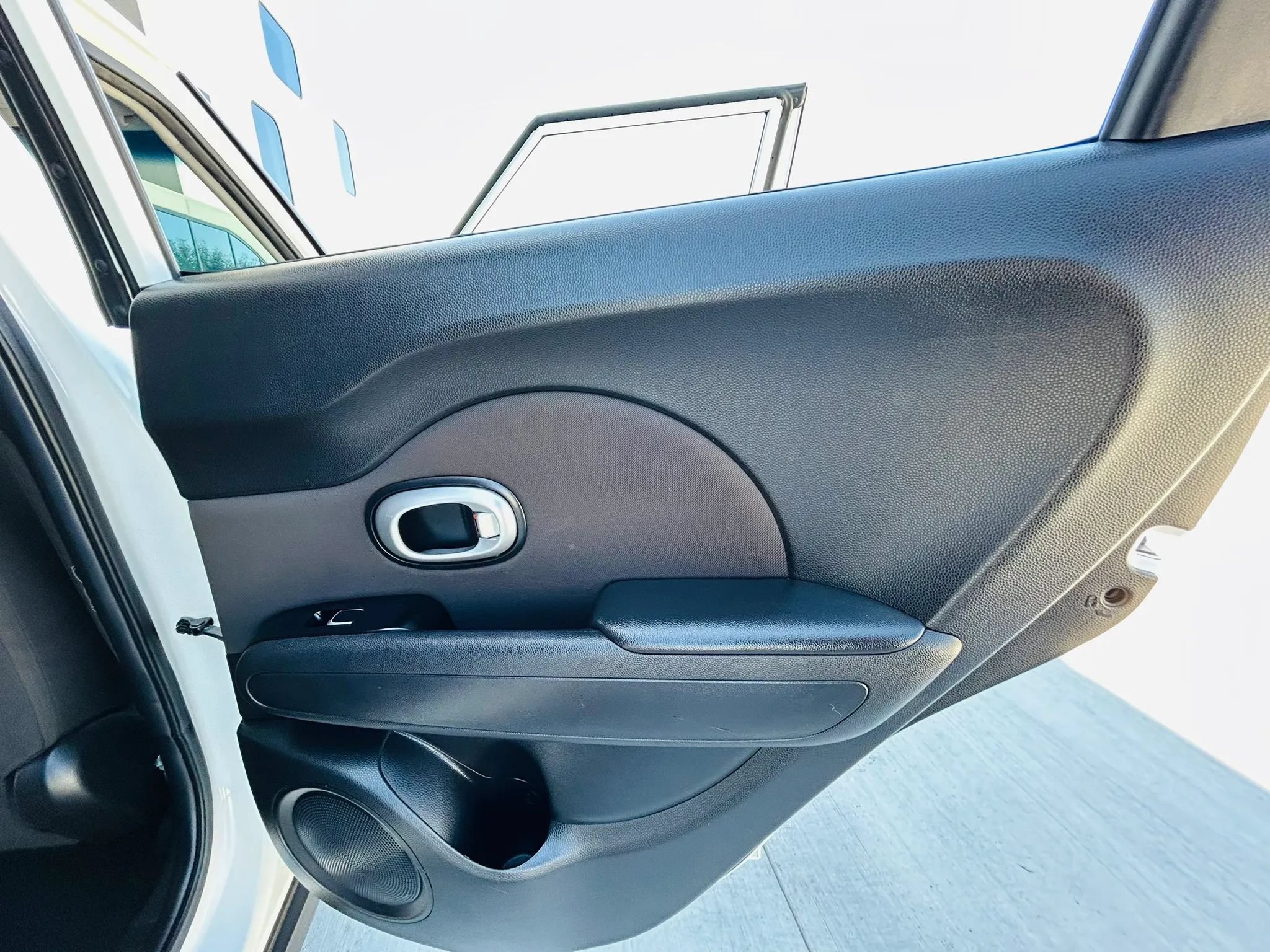 Used 2017 Kia Soul FWD image 28