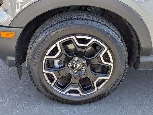 Used 2025 Ford Bronco Sport Outer Banks AWD/4WD image 13
