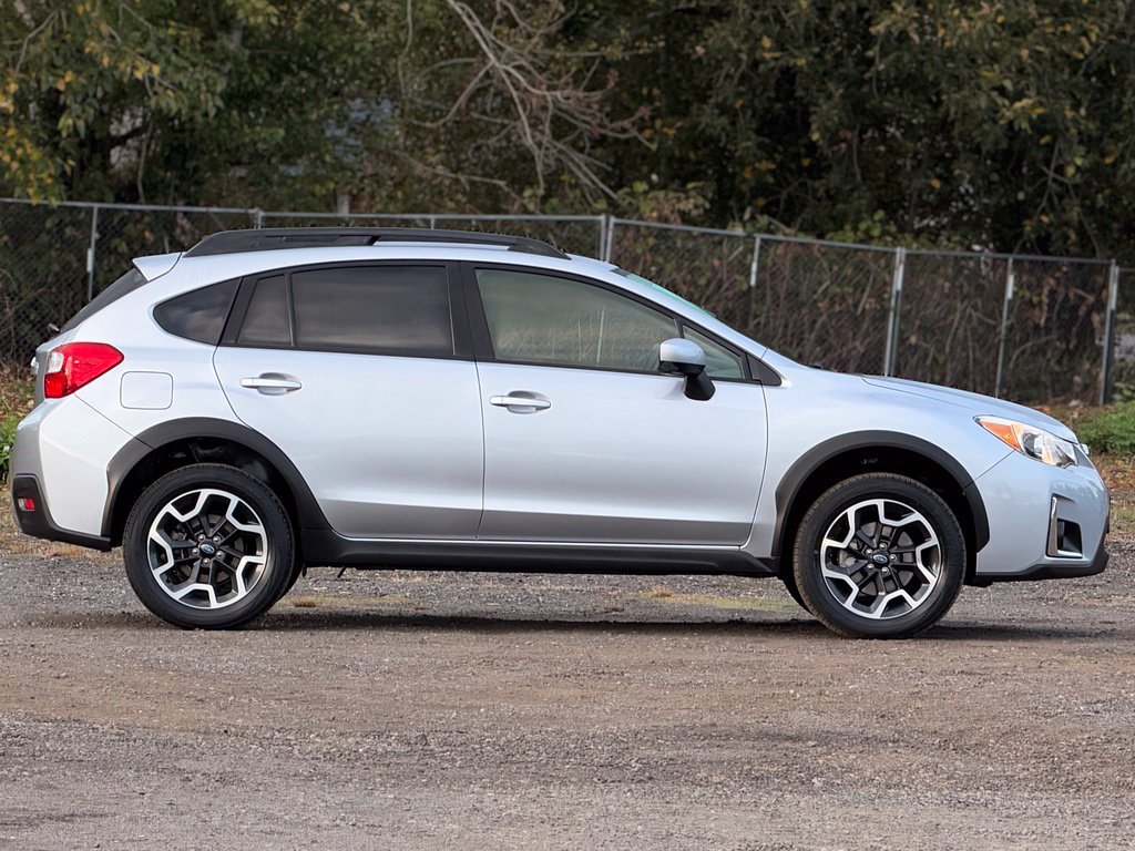 Used 2017 Subaru Crosstrek 2.0i Premium AWD/4WD image 8