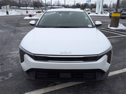 Used 2025 Kia K4 LXS image 2