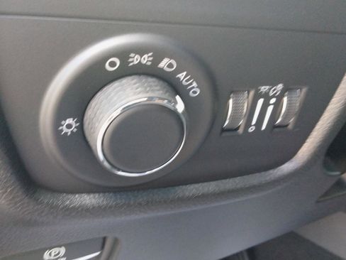 New 2025 Jeep Grand Cherokee Altitude image 17