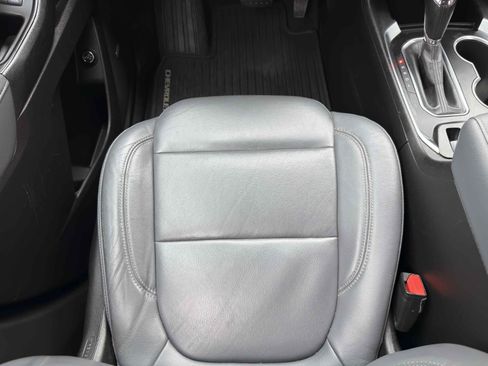 Used 2019 Chevrolet Traverse LT w/ LT Premium Package FWD image 22