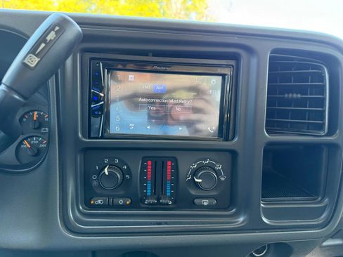 Used 2004 Chevrolet Silverado 3500 LS w/ Heavy-Duty Power Package image 19