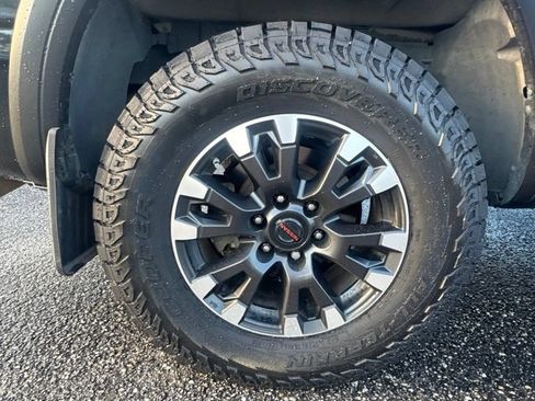 Used 2021 Nissan Titan PRO-4X w/ Pro-4x Utility Package AWD/4WD image 9