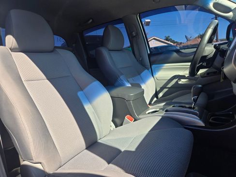 Used 2015 Toyota Tacoma 4x4 Double Cab w/ TRD Sport Package image 15