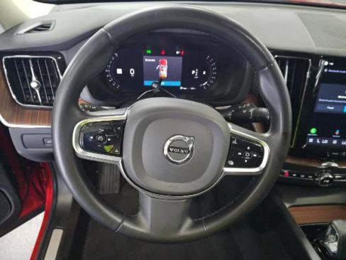 Used 2023 Volvo XC60 B5 Plus AWD/4WD image 10
