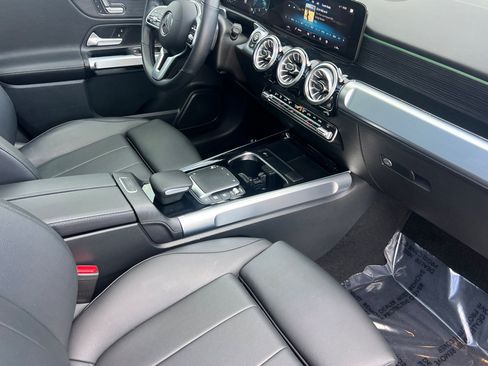 Used 2023 Mercedes-Benz GLB 250 image 33