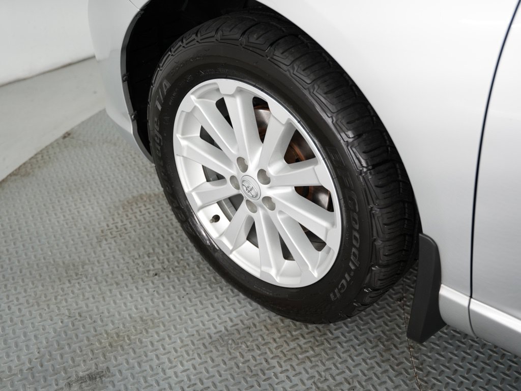 Used 2012 Toyota Venza LE FWD image 52